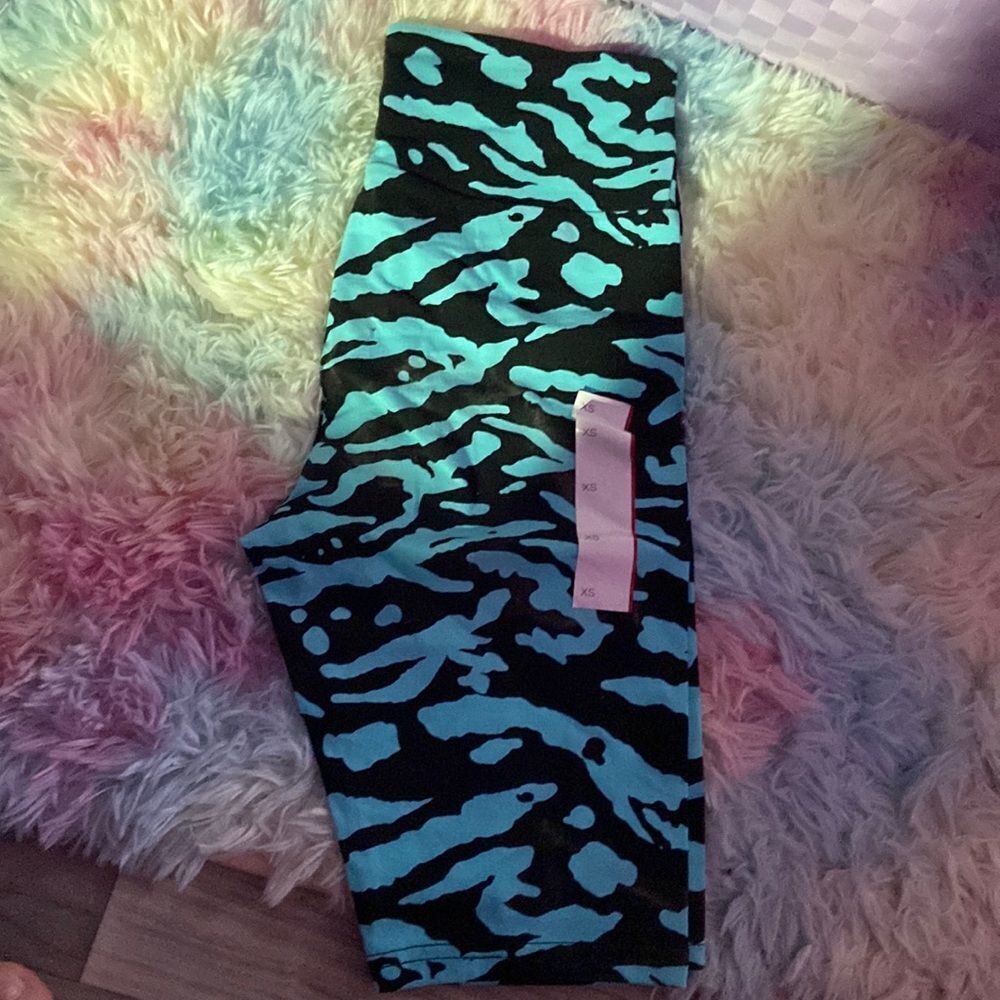 Wild Fable Women's Bike Shorts XS | Aqua Black Animal Print Stretchy Activewear